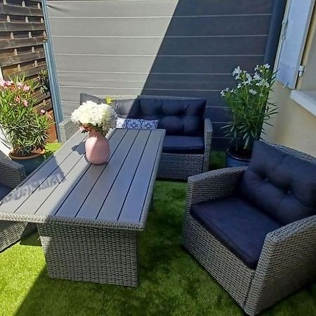Appartement 2 Pieces, 1 Chambre, Terrasse Гужан-Местрас Екстериор снимка