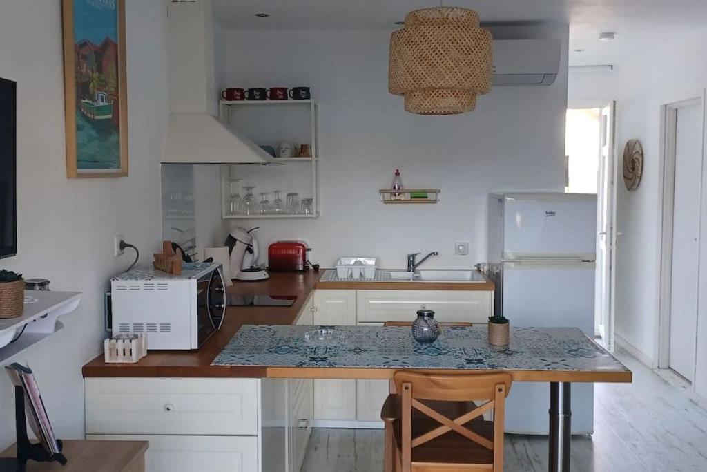 Appartement 2 Pieces, 1 Chambre, Terrasse Гужан-Местрас Екстериор снимка