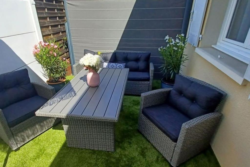 Appartement 2 Pieces, 1 Chambre, Terrasse Гужан-Местрас Екстериор снимка