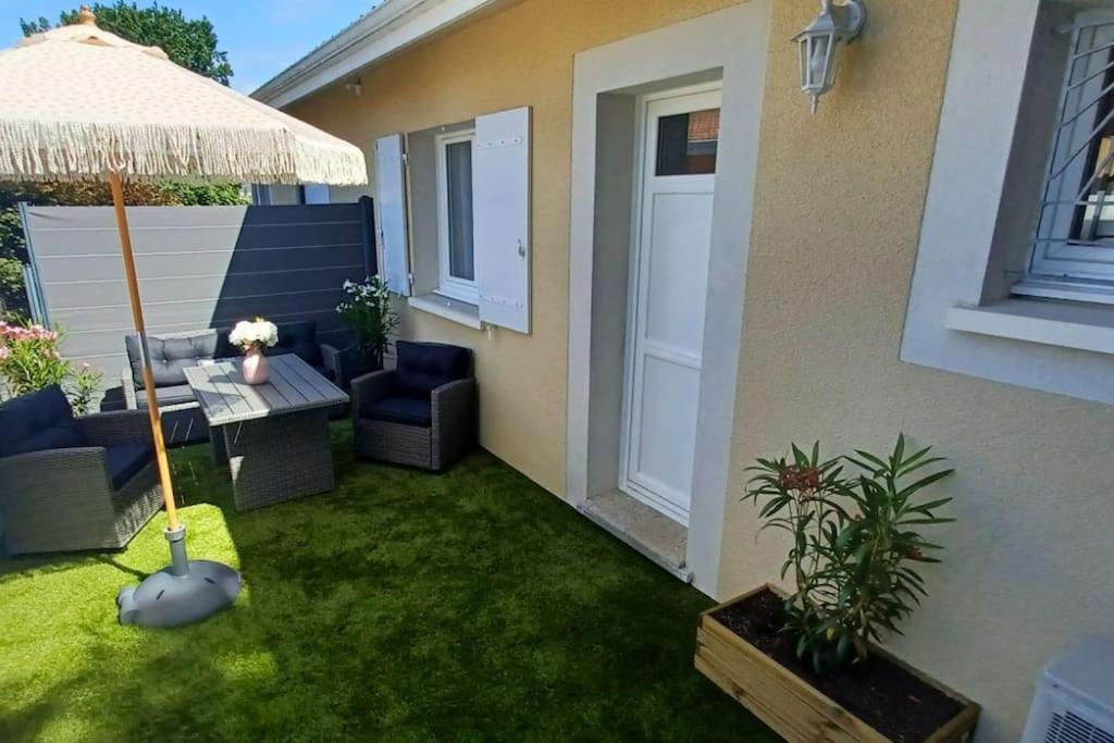 Appartement 2 Pieces, 1 Chambre, Terrasse Гужан-Местрас Екстериор снимка
